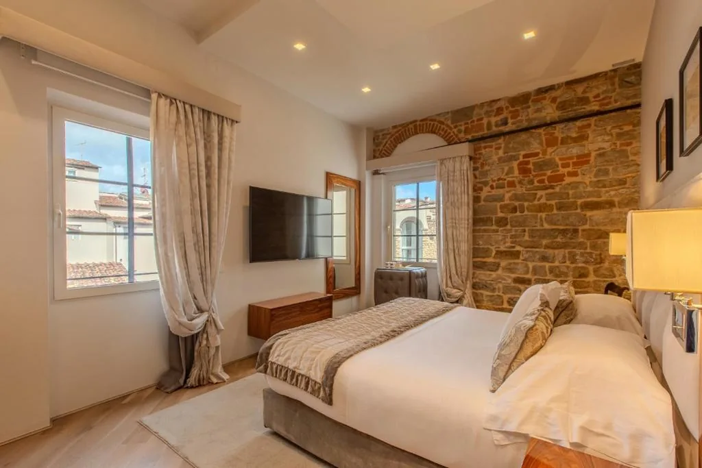 Machiavelli - Suite with Partial Duomo View — Donati Luxury Tower Suites