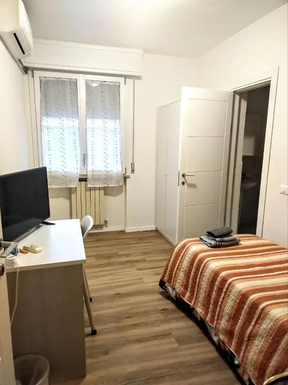 MAYFLOWERS B&B Zona Ospedale Cisanello Pisa — foto 5