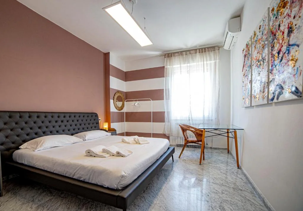 Mistral Holidays – Elegante camera con finiture di lusso appena ristrutturata
