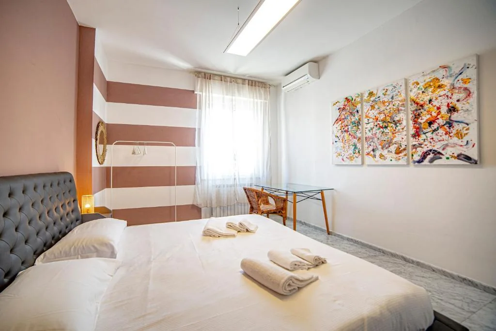 Mistral Holidays – Elegante camera con finiture di lusso appena ristrutturata