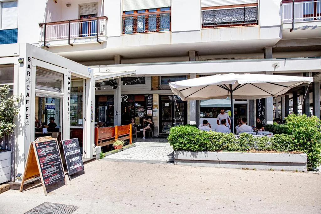 Mistral Holidays – Elegante camera con finiture di lusso appena ristrutturata — foto 4