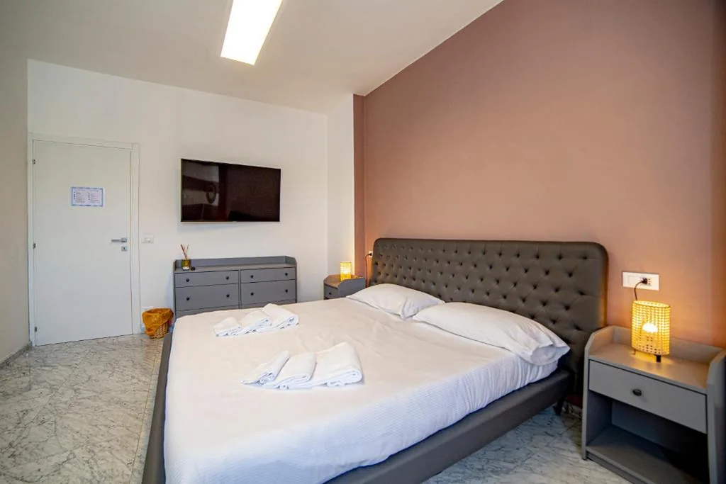 Mistral Holidays – Elegante camera con finiture di lusso appena ristrutturata — foto 8