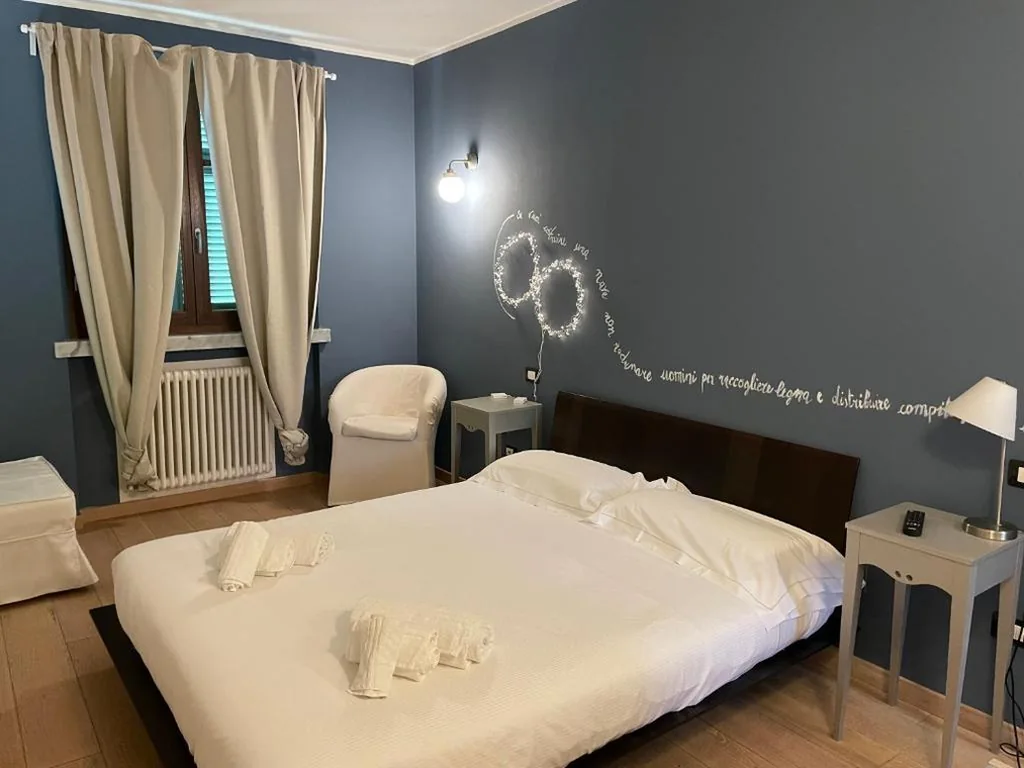 Mistral Holidays – Elegante camera matrimoniale con balcone a 500 mt dal mare — foto 7