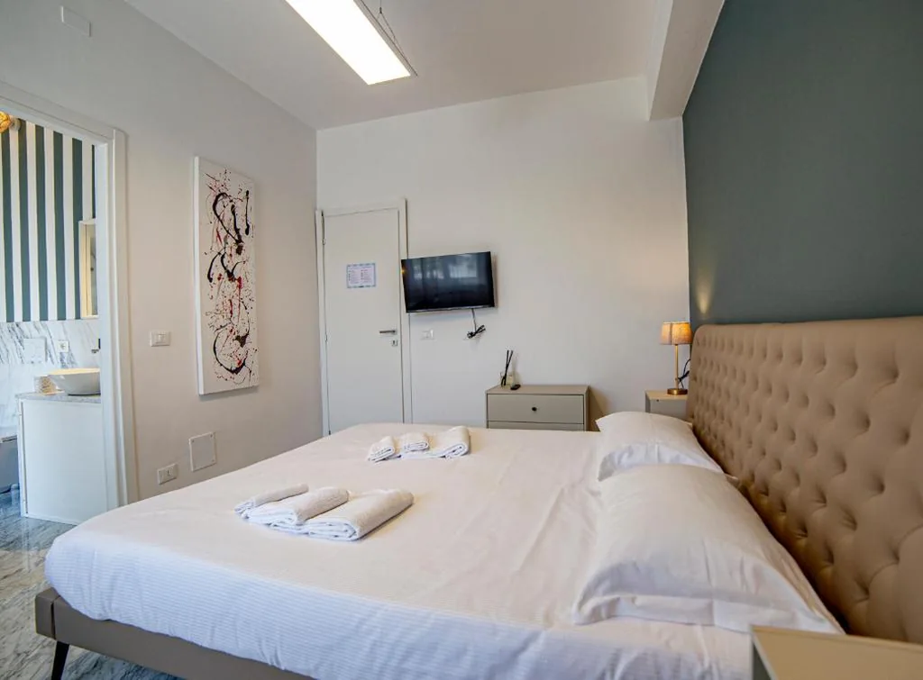 Mistral Holidays – Meravigliosa camera con finiture di lusso appena ristrutturata