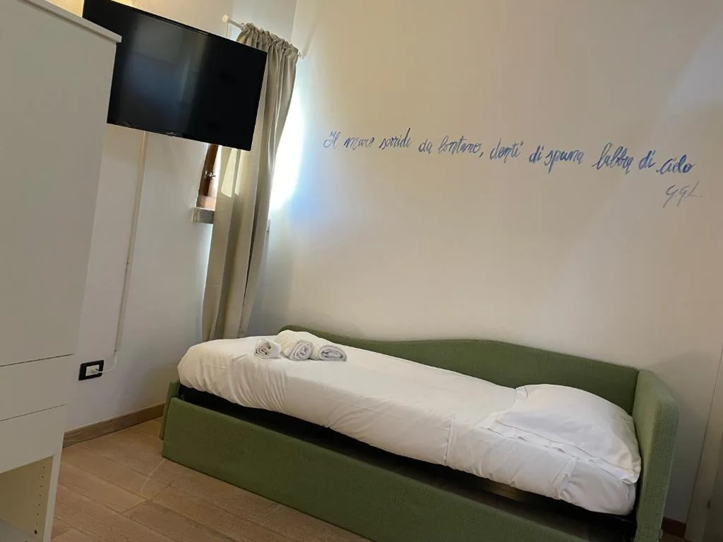Mistral Holidays – Splendida camera familiare con lucernario a 500 mt dal mare — foto 3