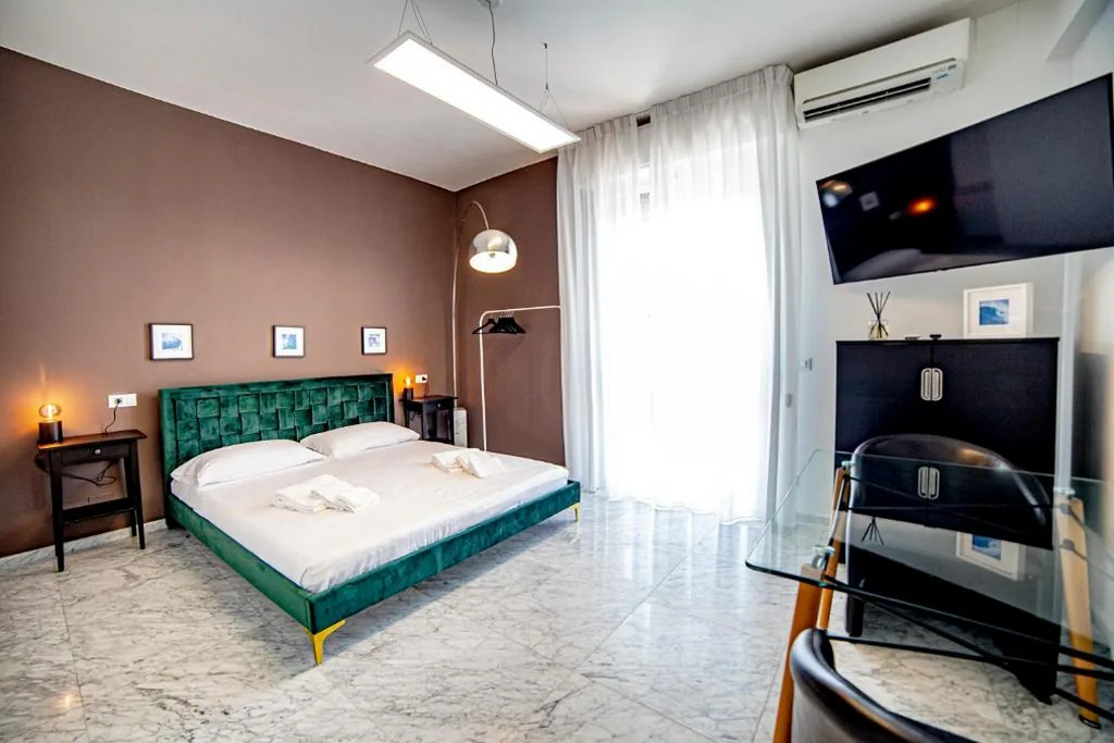 Mistral Holidays – Splendida camera vista mare con terrazza e finiture di lusso