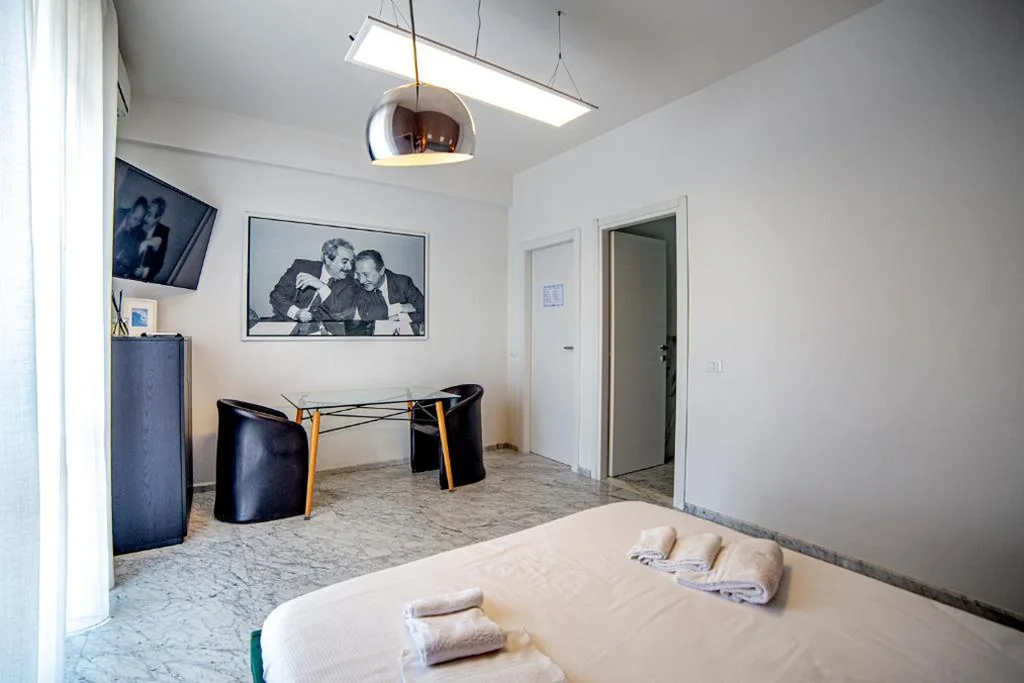 Mistral Holidays – Splendida camera vista mare con terrazza e finiture di lusso