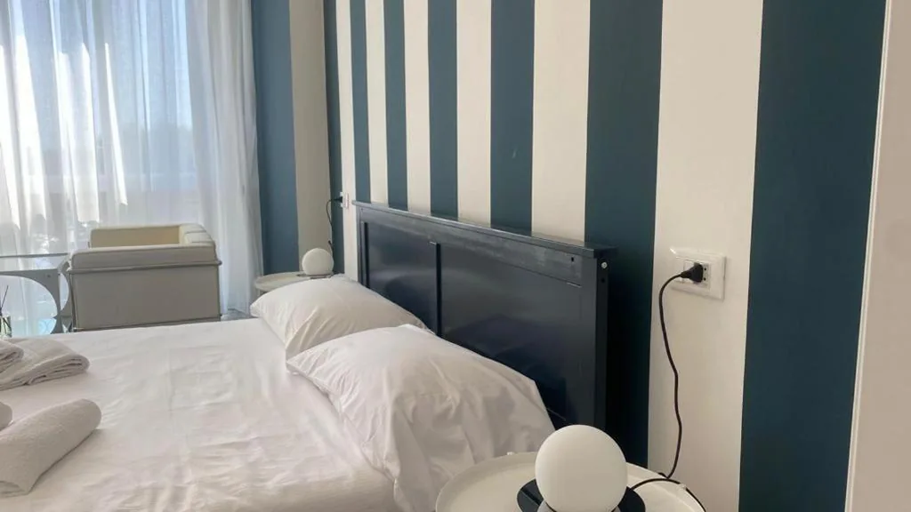 Mistral Holidays – Stupenda camera vista mare con finiture di lusso