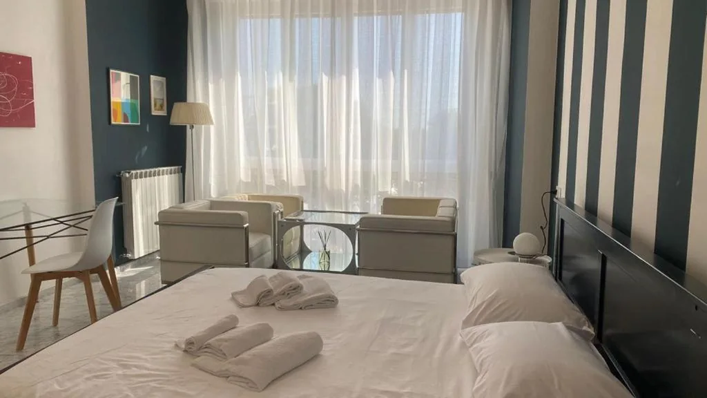 Mistral Holidays – Stupenda camera vista mare con finiture di lusso