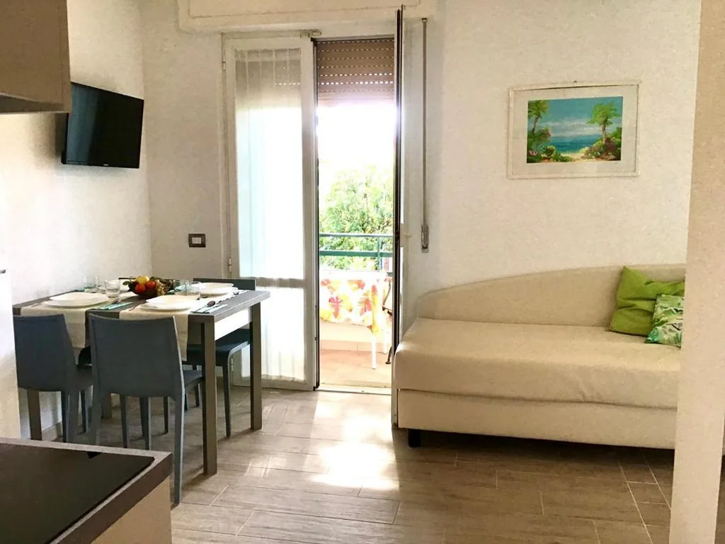 Monolocale con Balcone — La Coccinella Residence