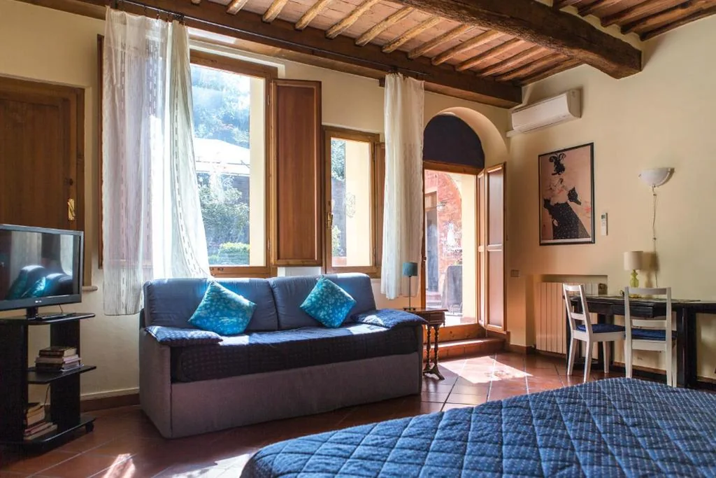 Monolocale - Edificio Separato — Piazza Paradiso Accommodation
