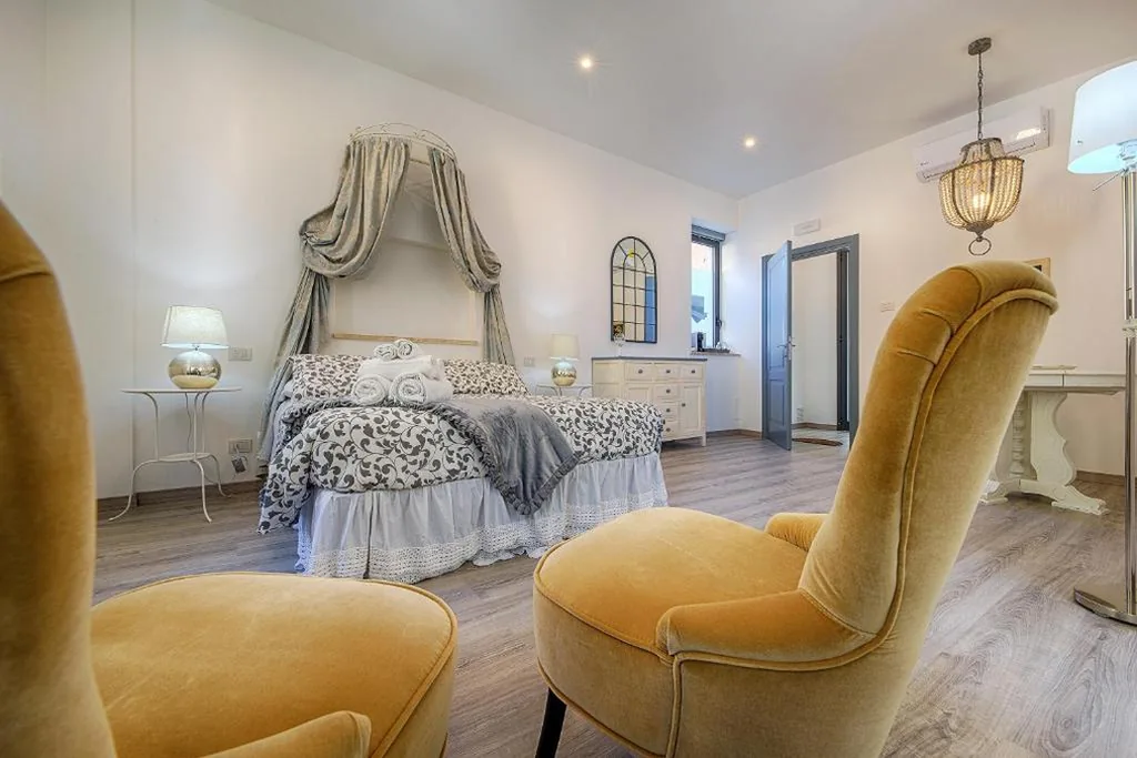 Monolocale Queen — Siena Vip B&B