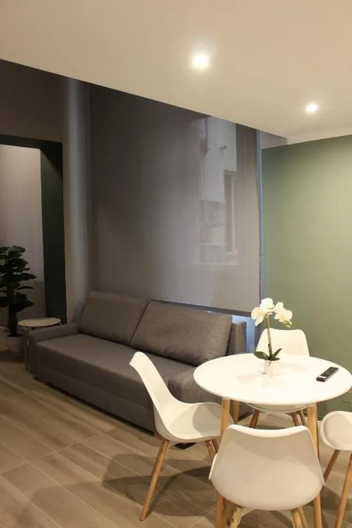 Monolocale su 2 Livelli — Hotel Ariston