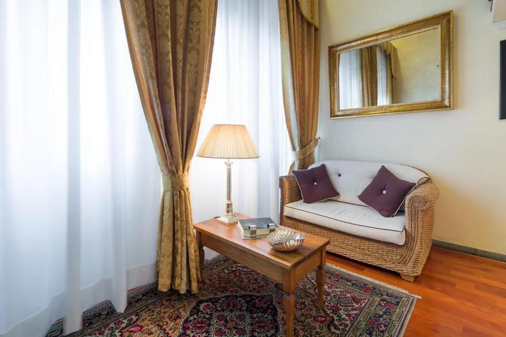 Old Tower Ponte Vecchio Suite