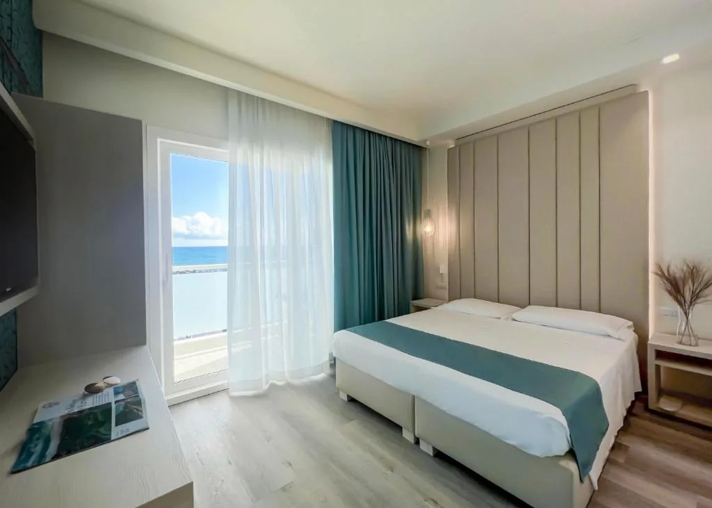 Beach Package - Classic Family Room — Hotel Rex