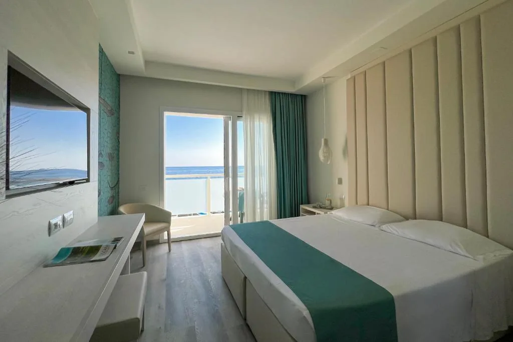 Beach Package - Superior Double Room with Balcony and Sea View — Hotel Rex