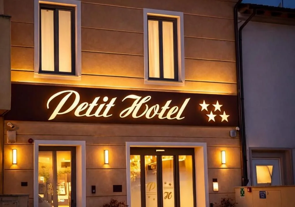 Petit Hotel