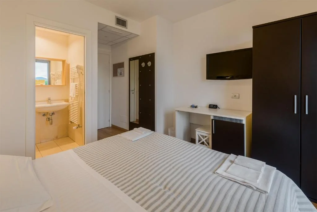 Small Double or Twin Room — Daglingegneri