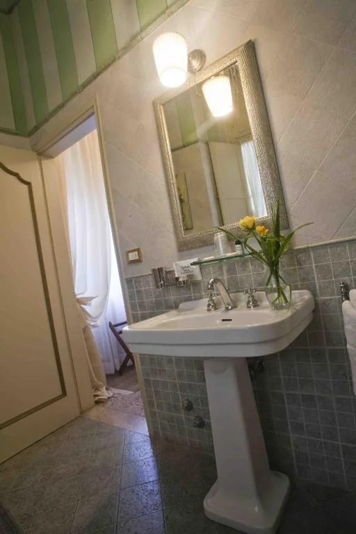 Relais San Lorenzo Historic Centre Rooms & Suites — foto 8