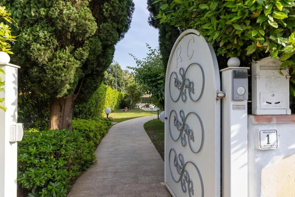 Residence Il Boschetto – Villa Con Piscina — foto 6