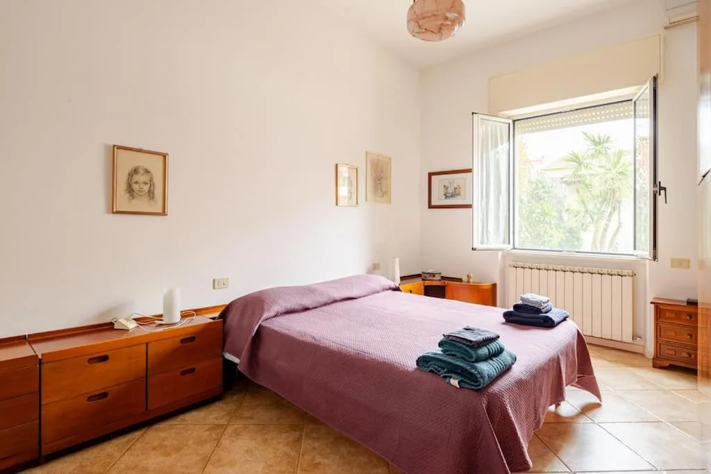 Spaziosa casa con giardino e dependance
