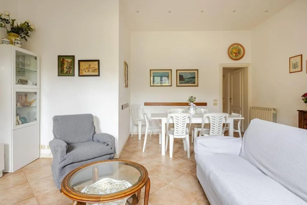 Spaziosa casa con giardino e dependance — foto 4