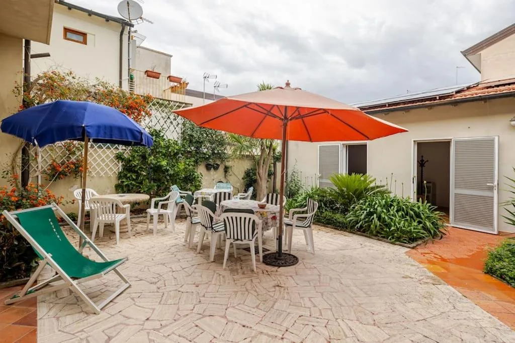 Spaziosa casa con giardino e dependance — foto 5