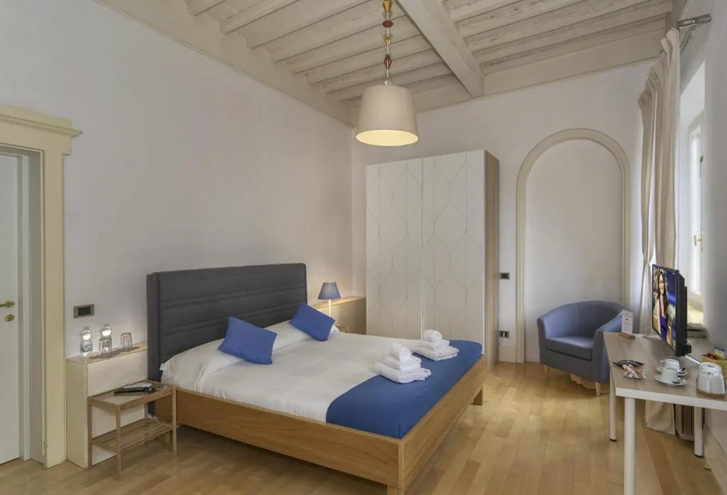 Standard Double Room Large — Lauri Loft Boutique Rooms