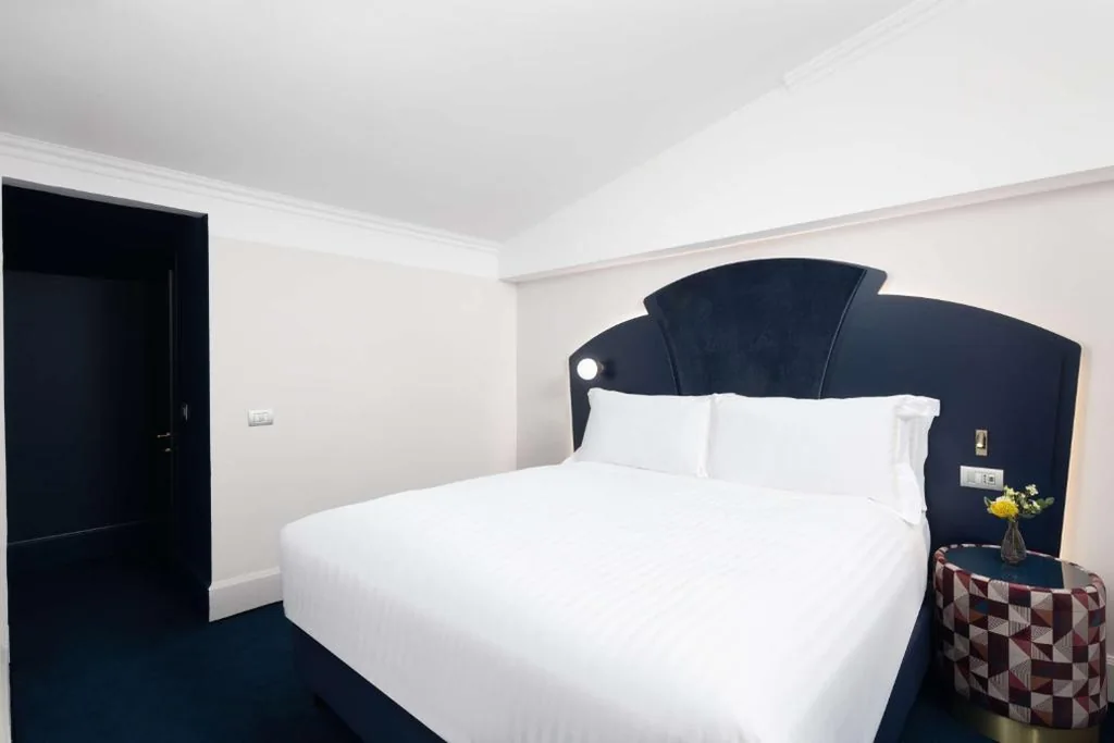 Suite Classic Anglo — Anglo American Hotel Florence, Curio Collection By Hilton