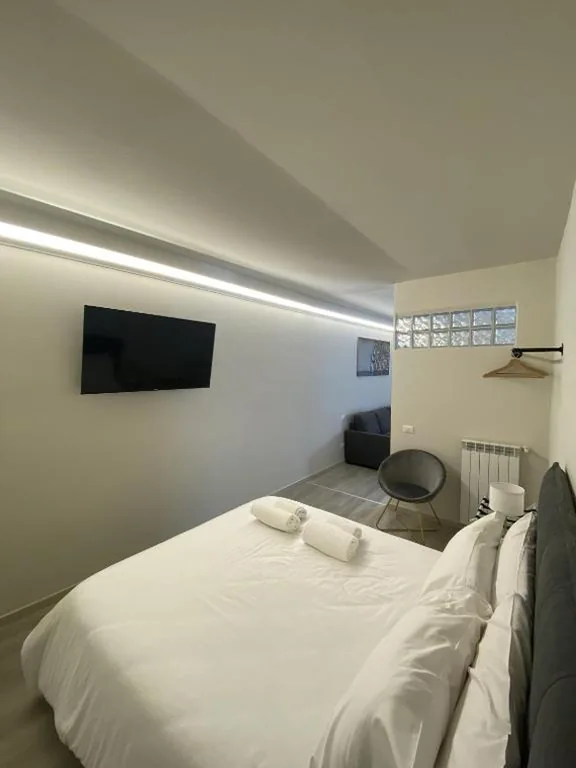 One-Bedroom Suite — 7Suites