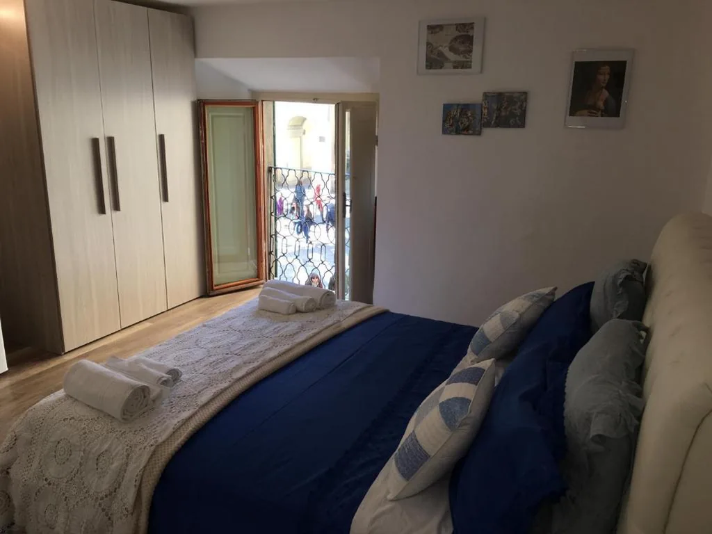 Suite con 1 Camera da Letto — La Tana Dei Leoni Affittacamere