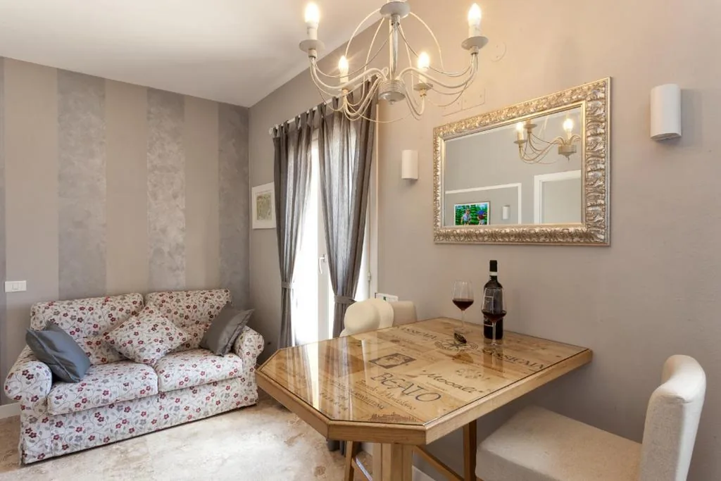 Suite with Balcony — Il Barlanzone Affittacamere