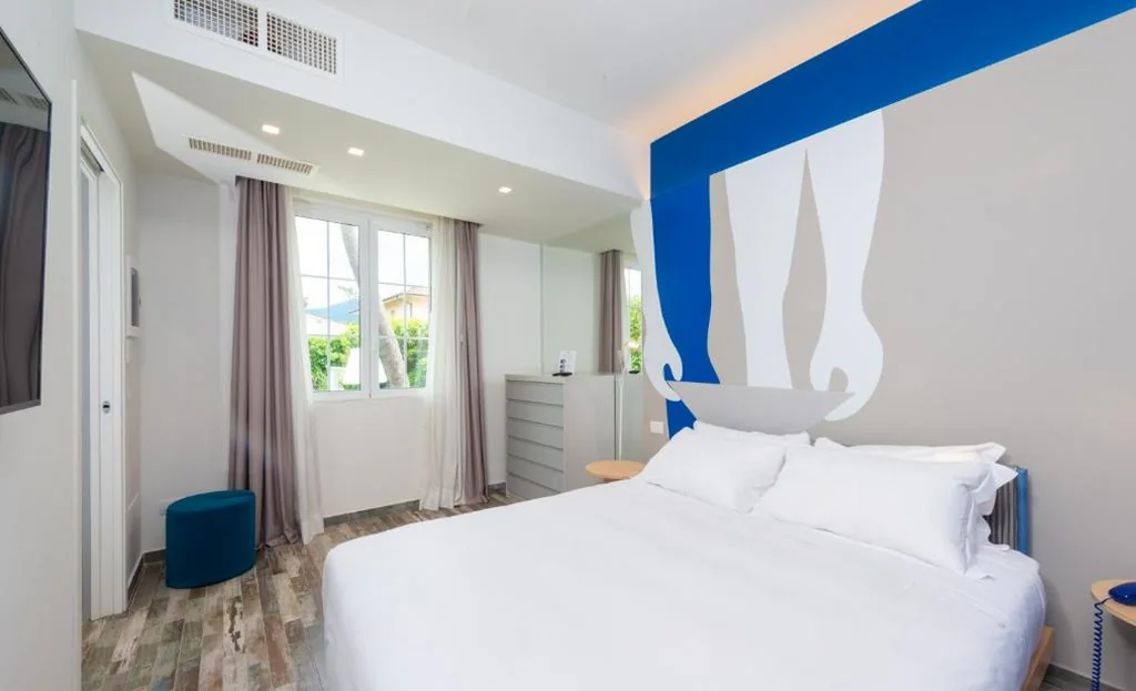 Suite with Terrace and Garden View - Annex Building — Amarina Hotel