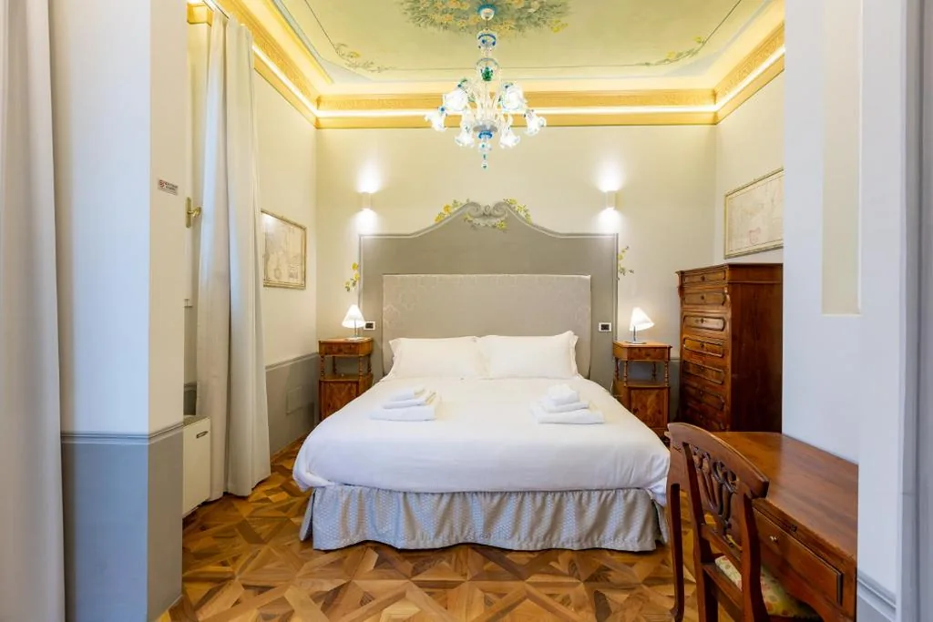 Suite with Terrace — Villa Tortorelli