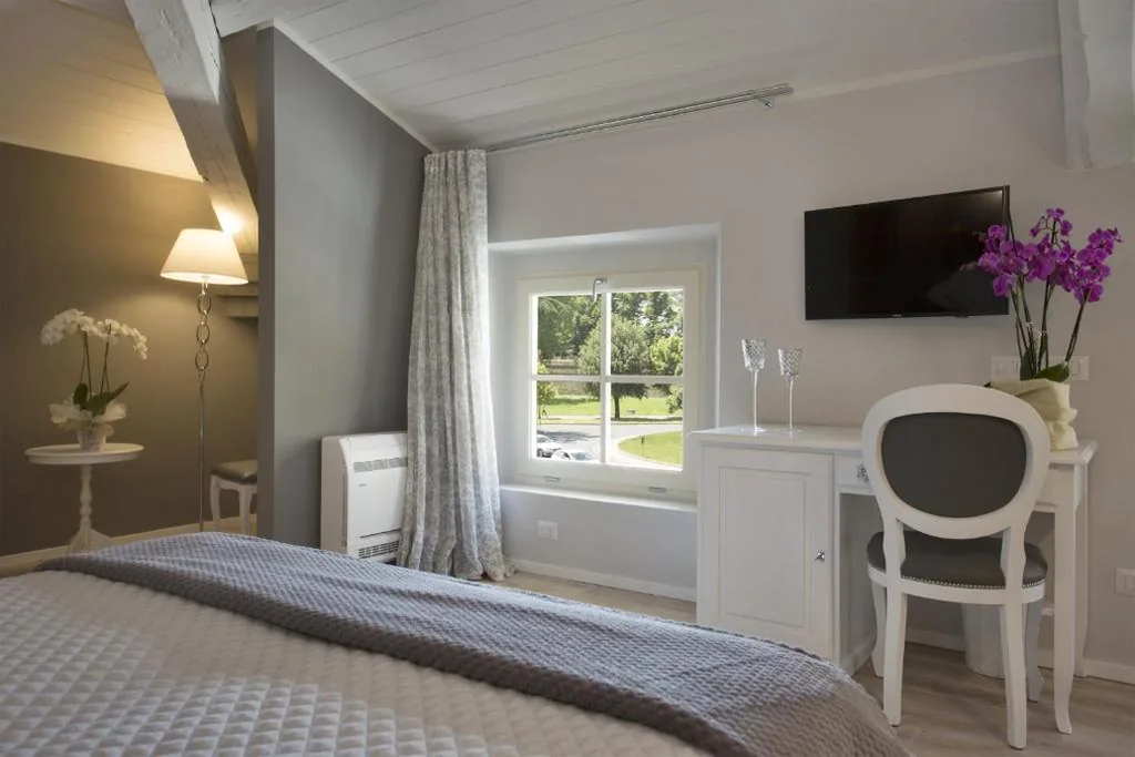 Suite con Vasca Idromassaggio — B&B Villa Anna