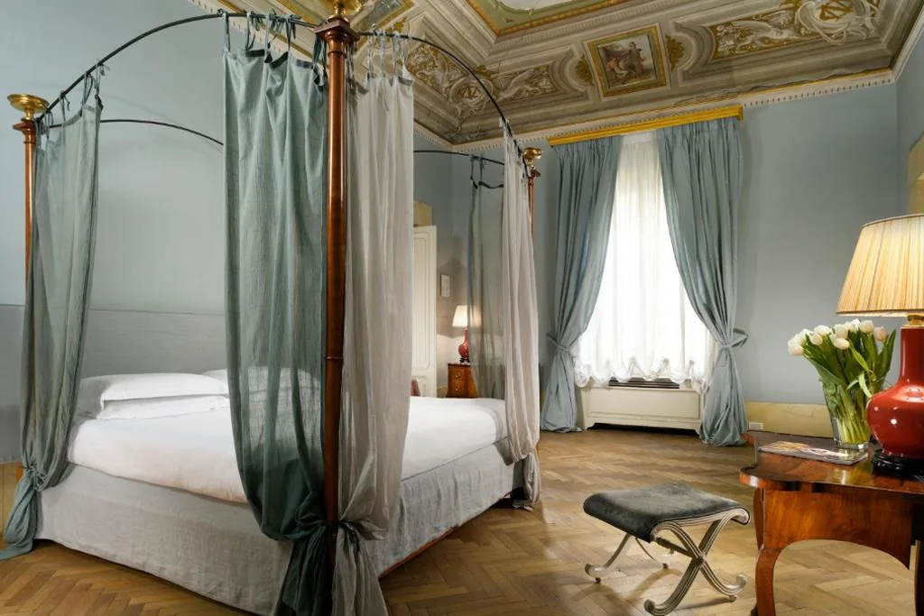 Suite with Garden View — Al Palazzo del Marchese di Camugliano Residenza d’Epoca