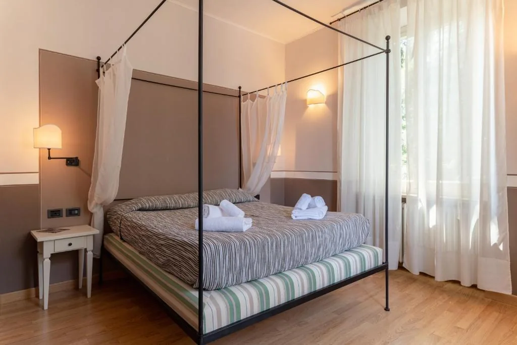 Suite con Vista Giardino — Villa Romantica Wellness & SPA