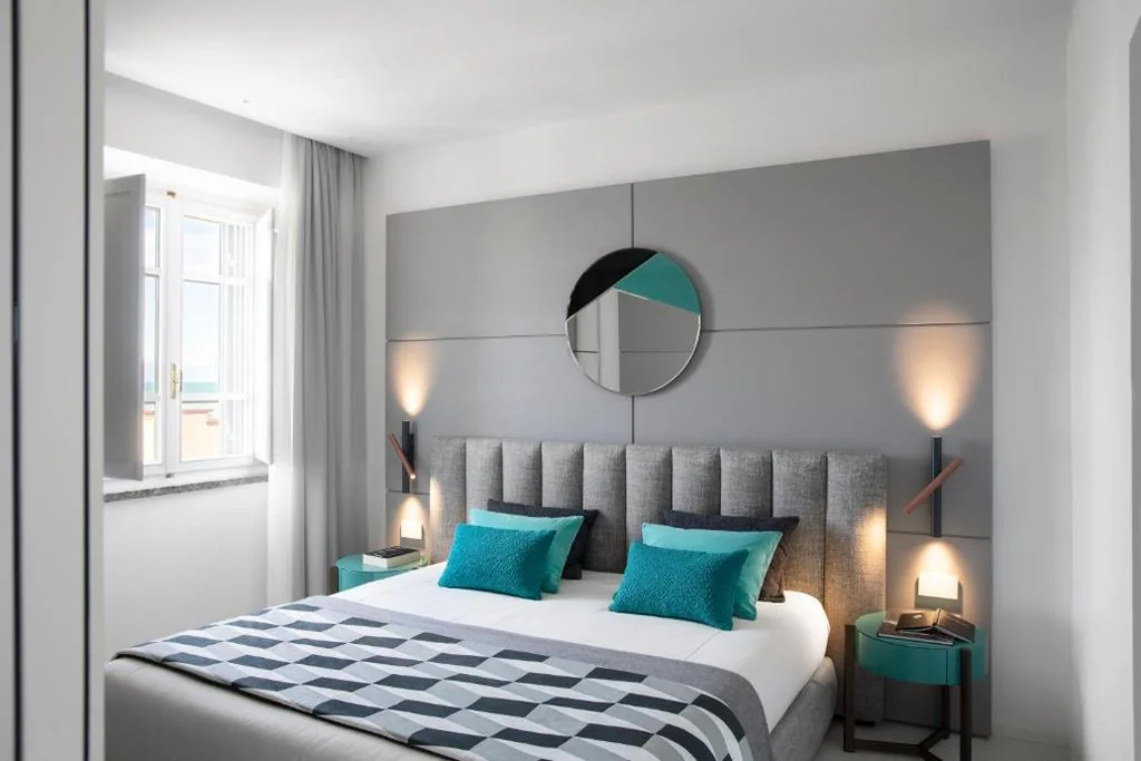 Suite with Sea View — Hotel Plaza e de Russie – Relais & Châteaux