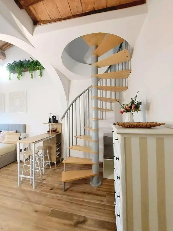 Duplex Suite — La Garitta – Tuscany Suites & Apartments 10 min Pisa-Livorno-Sea – Free Park AC