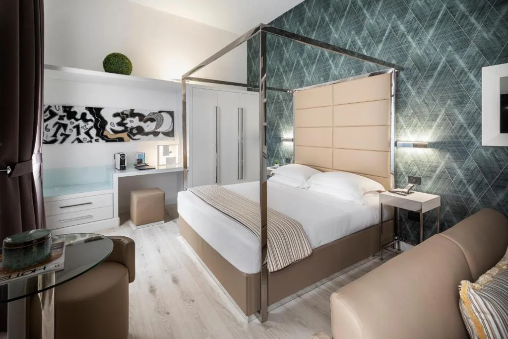 Executive Suite — LHP River Club