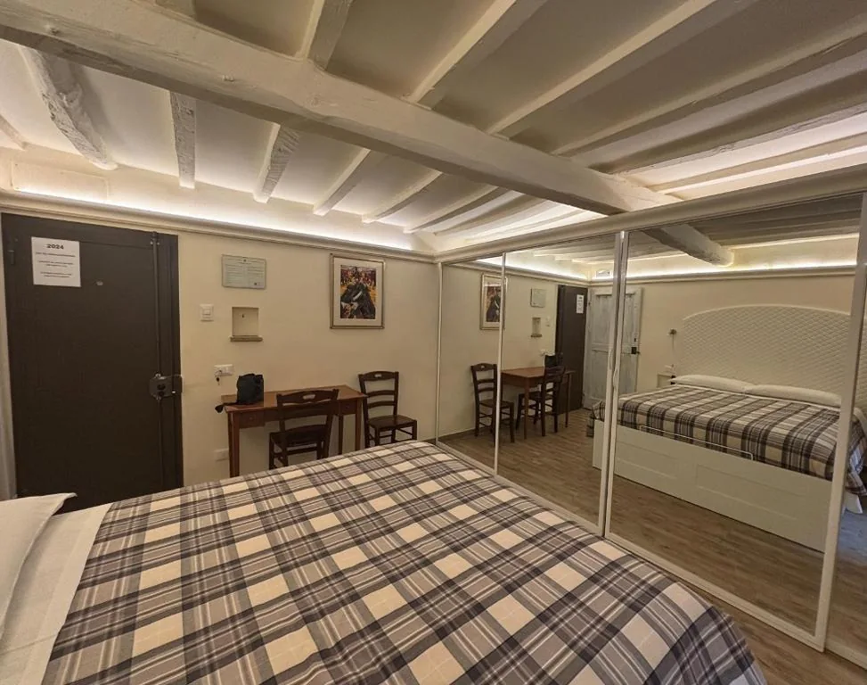 Suite “Faenza”, Duomo a 2 passi, WiFi e AC