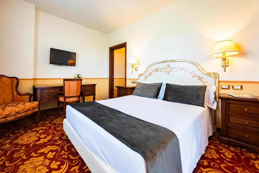 Suite Firenze con Vasca Idromassaggio — Il Gentiluomo Hotel & SPA
