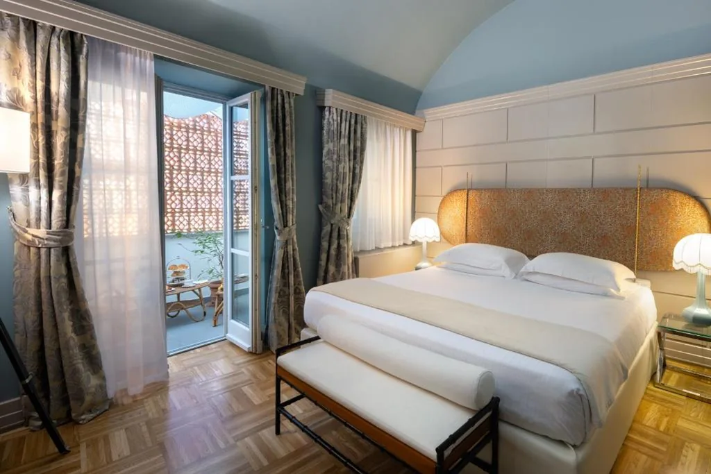 Suite — Hotel Number Nine