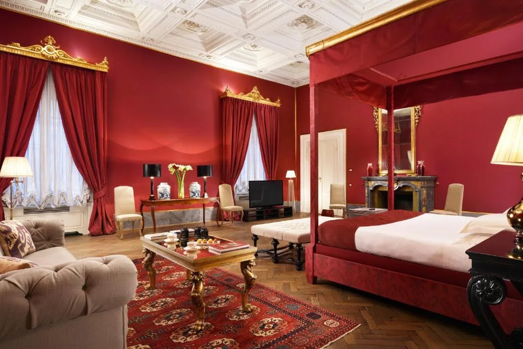 King Suite — Al Palazzo del Marchese di Camugliano Residenza d’Epoca