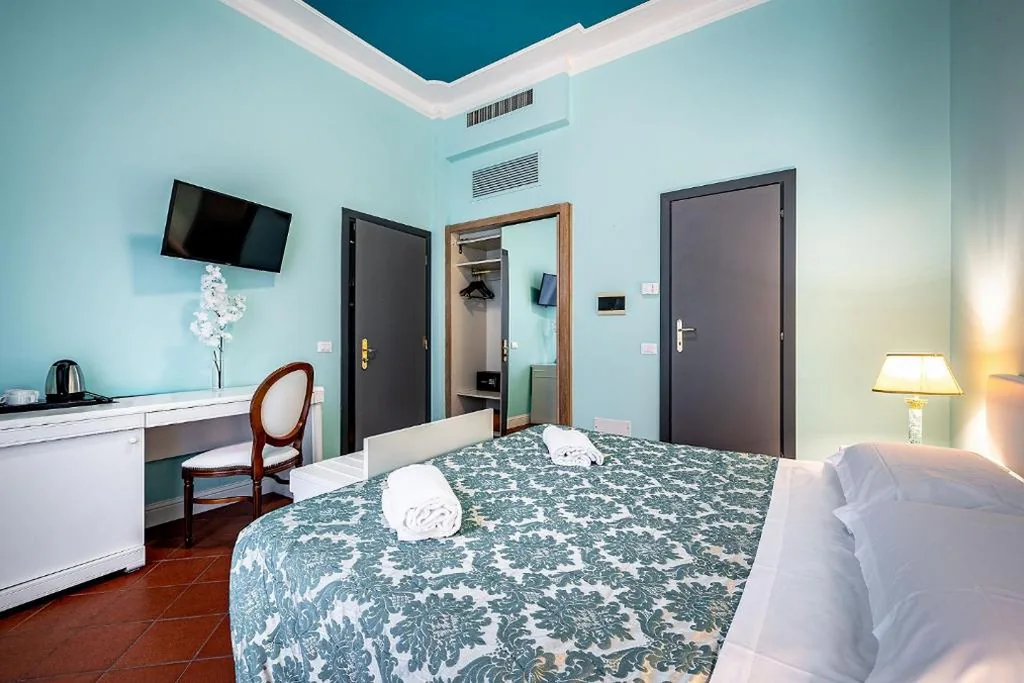 King Suite with Balcony — Grand Hotel Panama Firenze