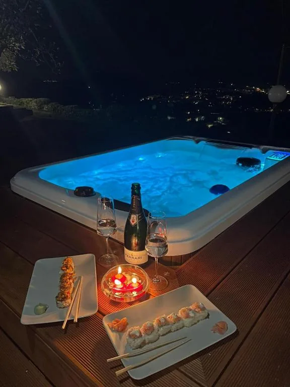 Suite King con Vasca Idromassaggio — Aethalia Bed and Breakfast