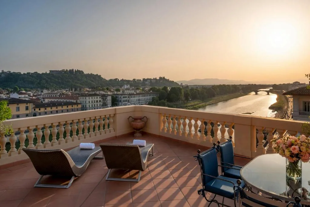 Suite King Presidenziale con Terrazza e Vista Fiume — The Excelsior, a Luxury Collection Hotel, Florence