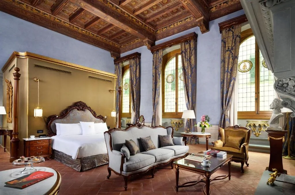 Suite — Palazzo Portinari Salviati Residenza D’Epoca
