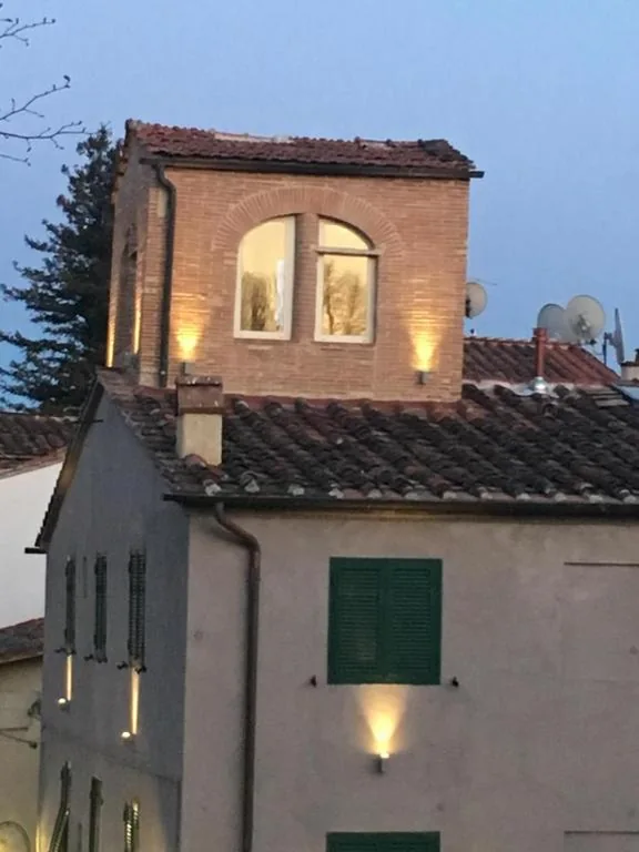 Suite Presidenziale — Inside the Wall