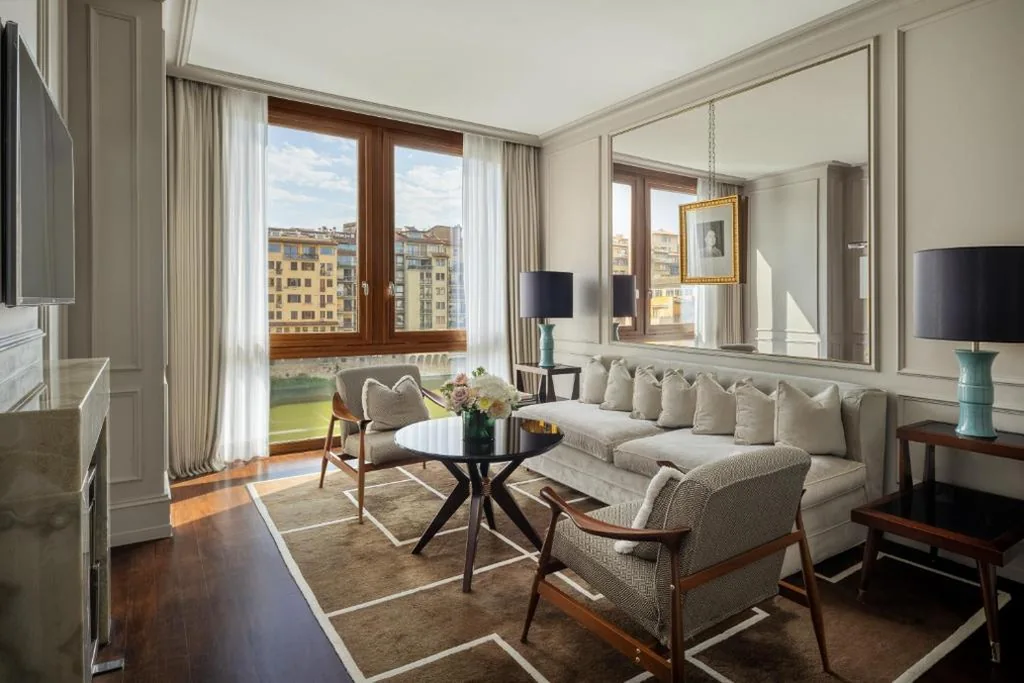 Prestige Suite with River View — Portrait Firenze – Lungarno Collection